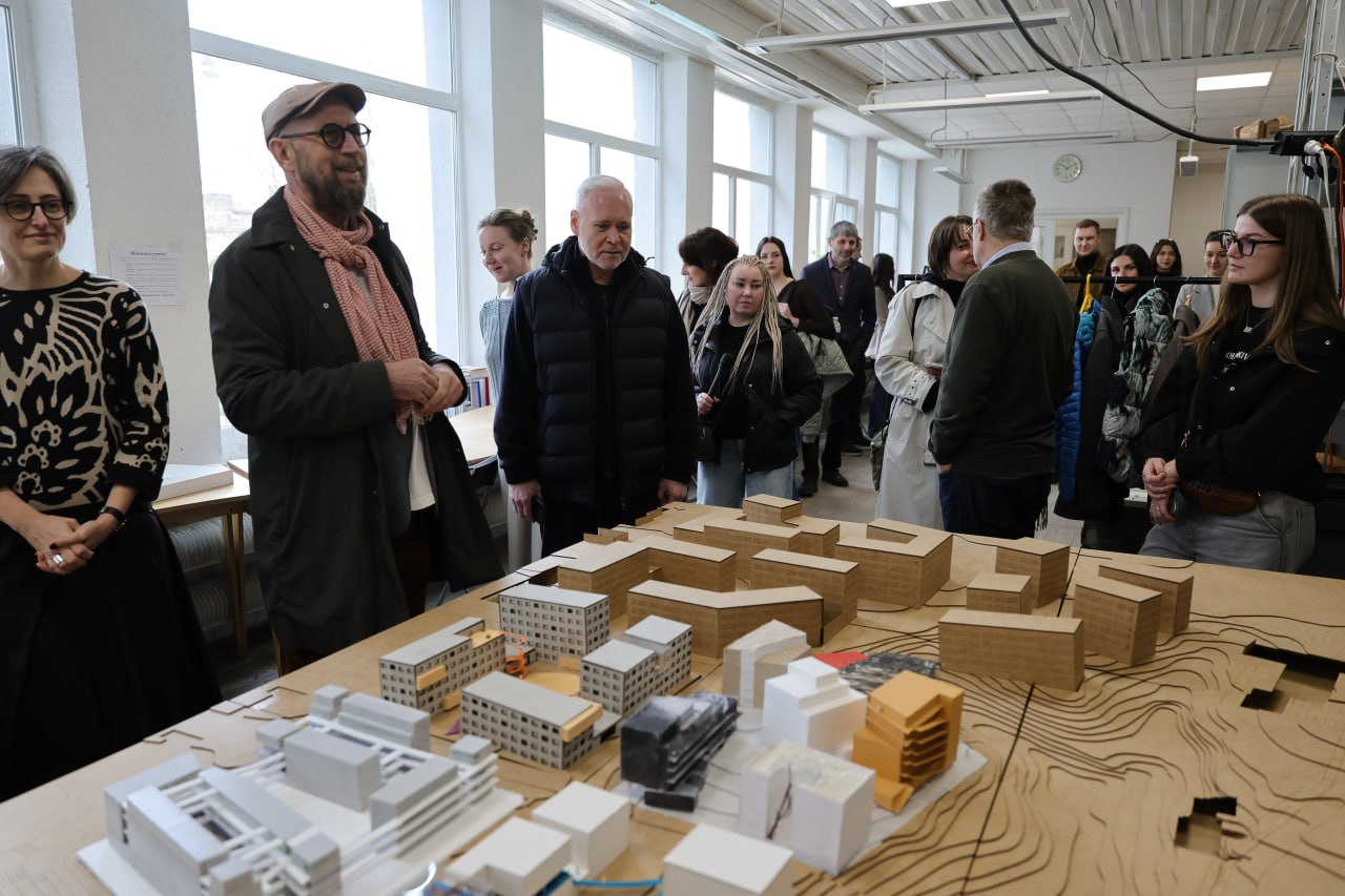 Ігор Терехов обговорив відновлення міста зі студентами Харківської школи архітектури